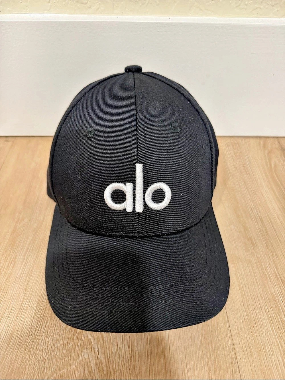 Alo Embroidered Logo Baseball Cap in Black